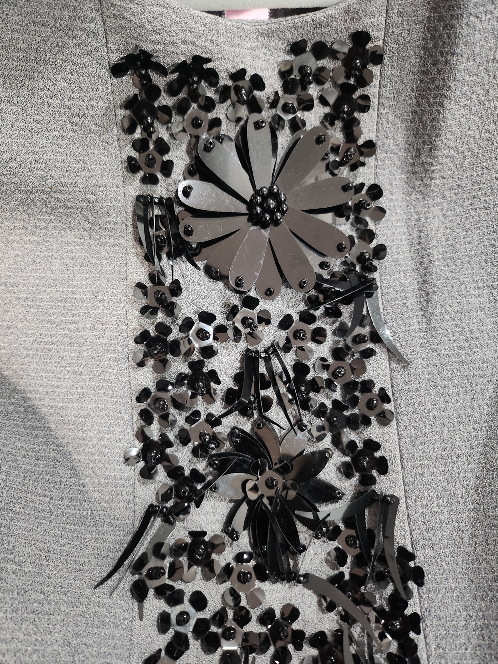 Vince Gray Textured Dress with Black Floral Appliqué - Picture 4 of 5